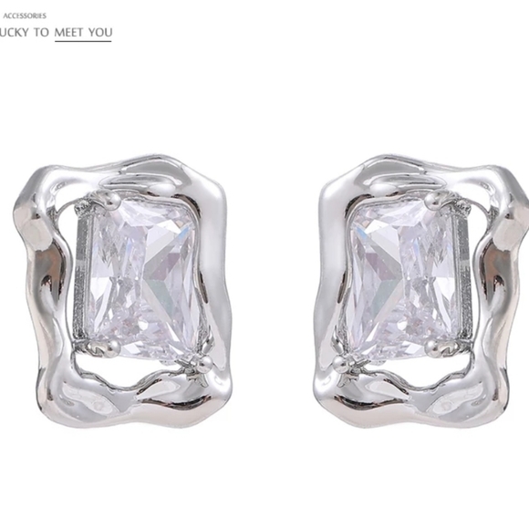 Jewelry - Exquisite Platinum Crystal Studs